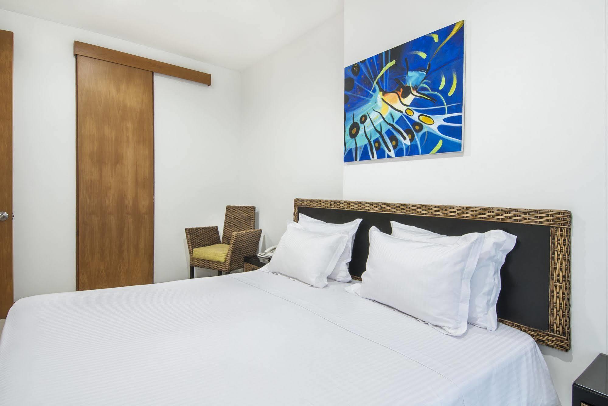 Aparthotel Travelers Orange Cartagena Esterno foto